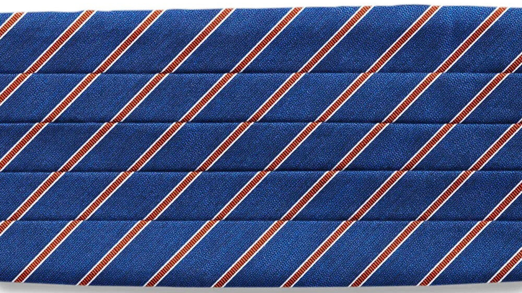 How To Wear A Cummerbund